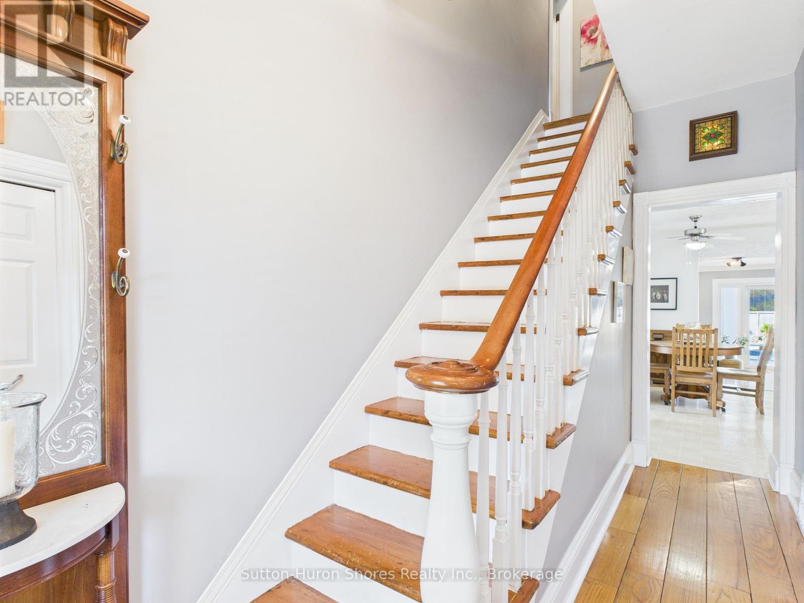 668 GUSTAVUS STREET - 25