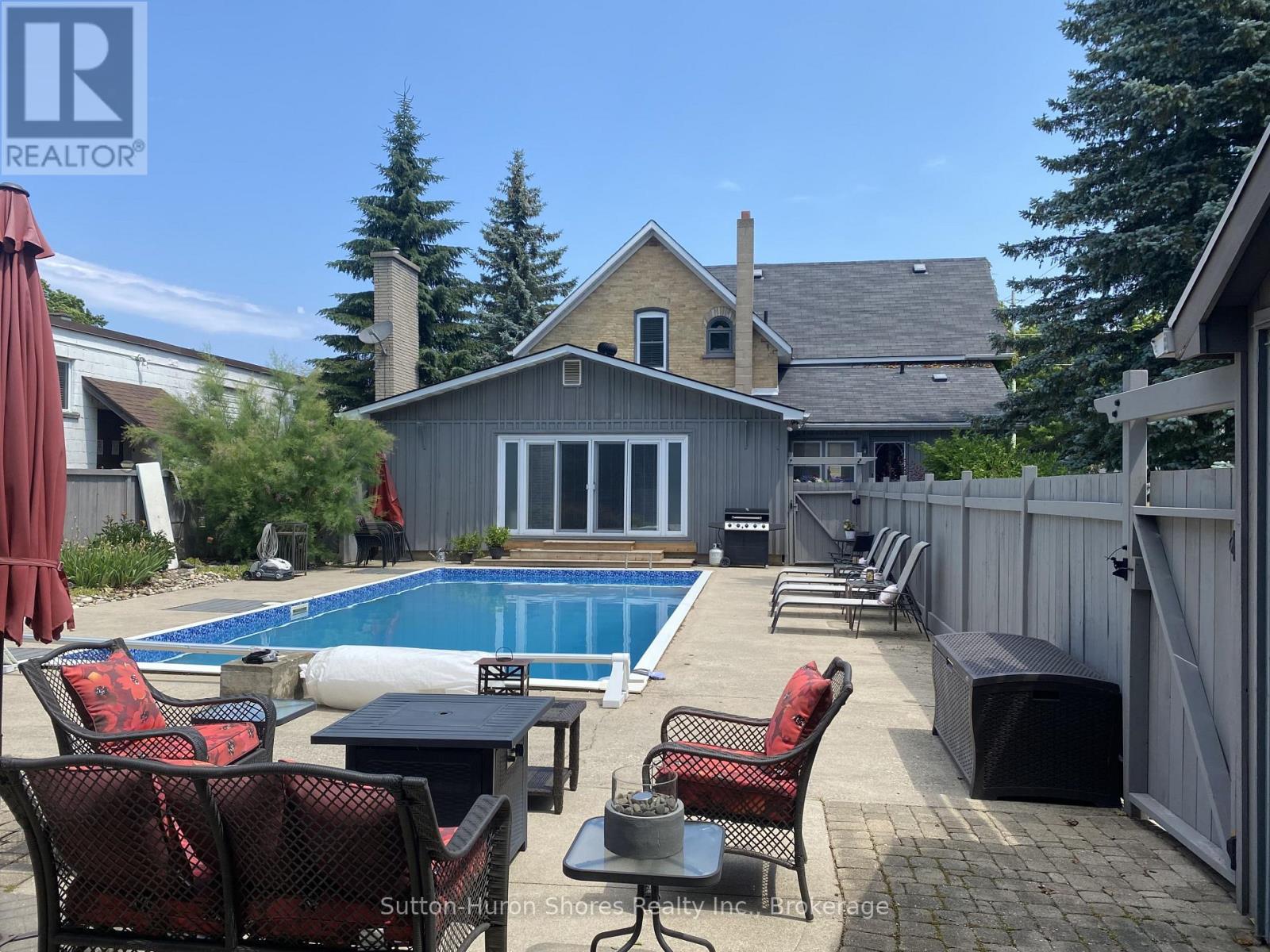 668 GUSTAVUS STREET - 43