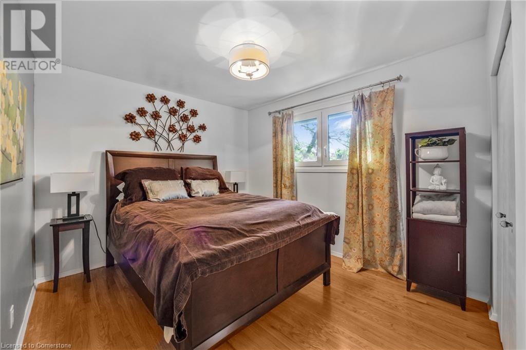 Photo 11 of 172 Old Ancaster Road, Dundas ON