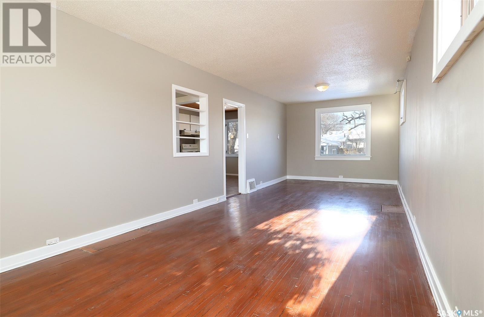 Single Family House for Sale in  DEWDNEY AVENUE Regina 