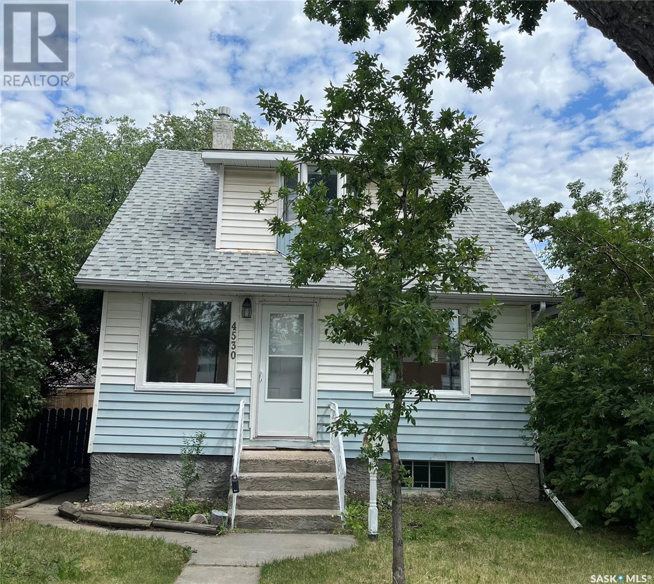 Single Family House for Sale in  DEWDNEY AVENUE Regina 