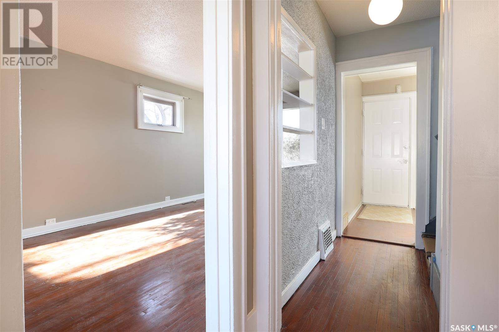 Single Family House for Sale in  DEWDNEY AVENUE Regina 