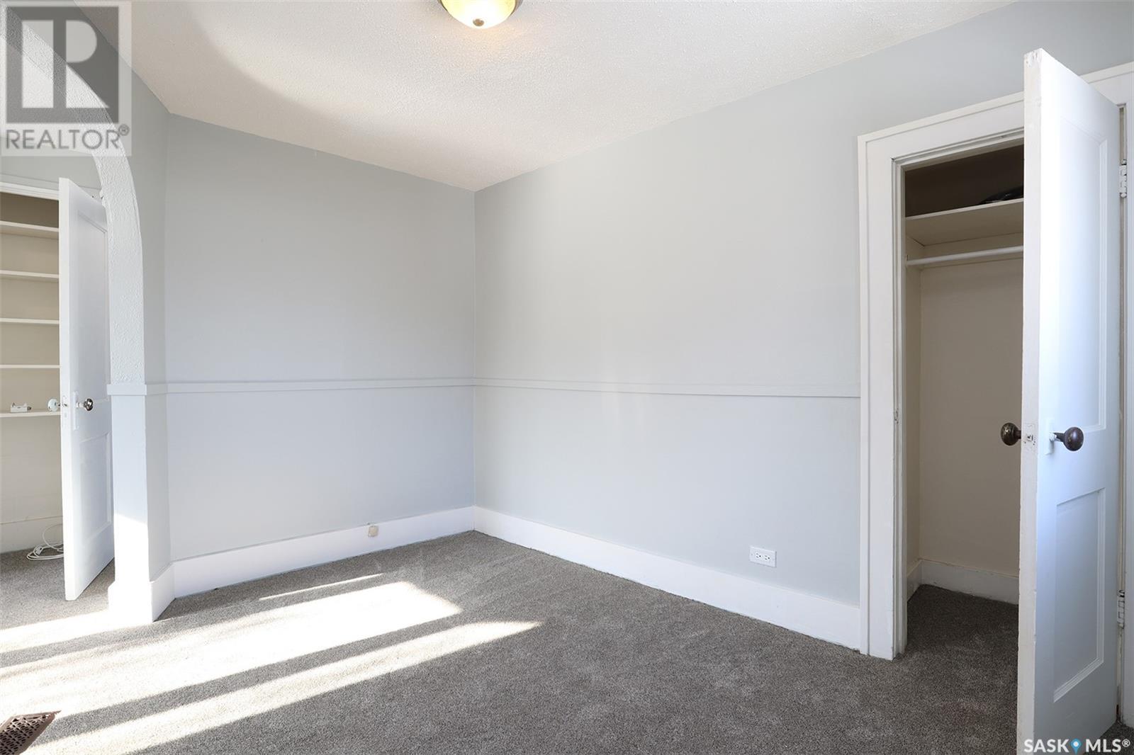 Single Family House for Sale in  DEWDNEY AVENUE Regina 