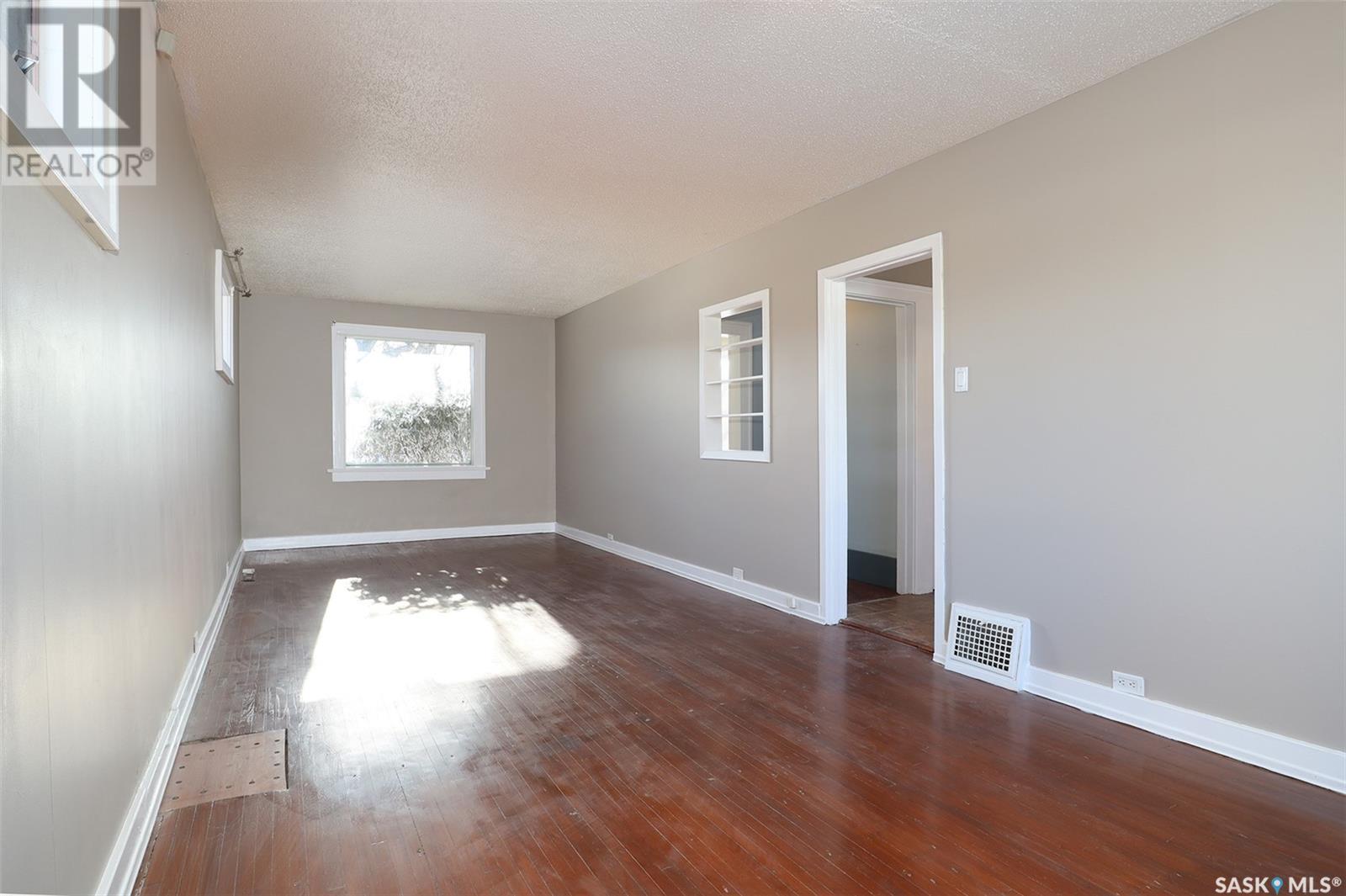 4530 DEWDNEY AVENUE, Regina, Saskatchewan