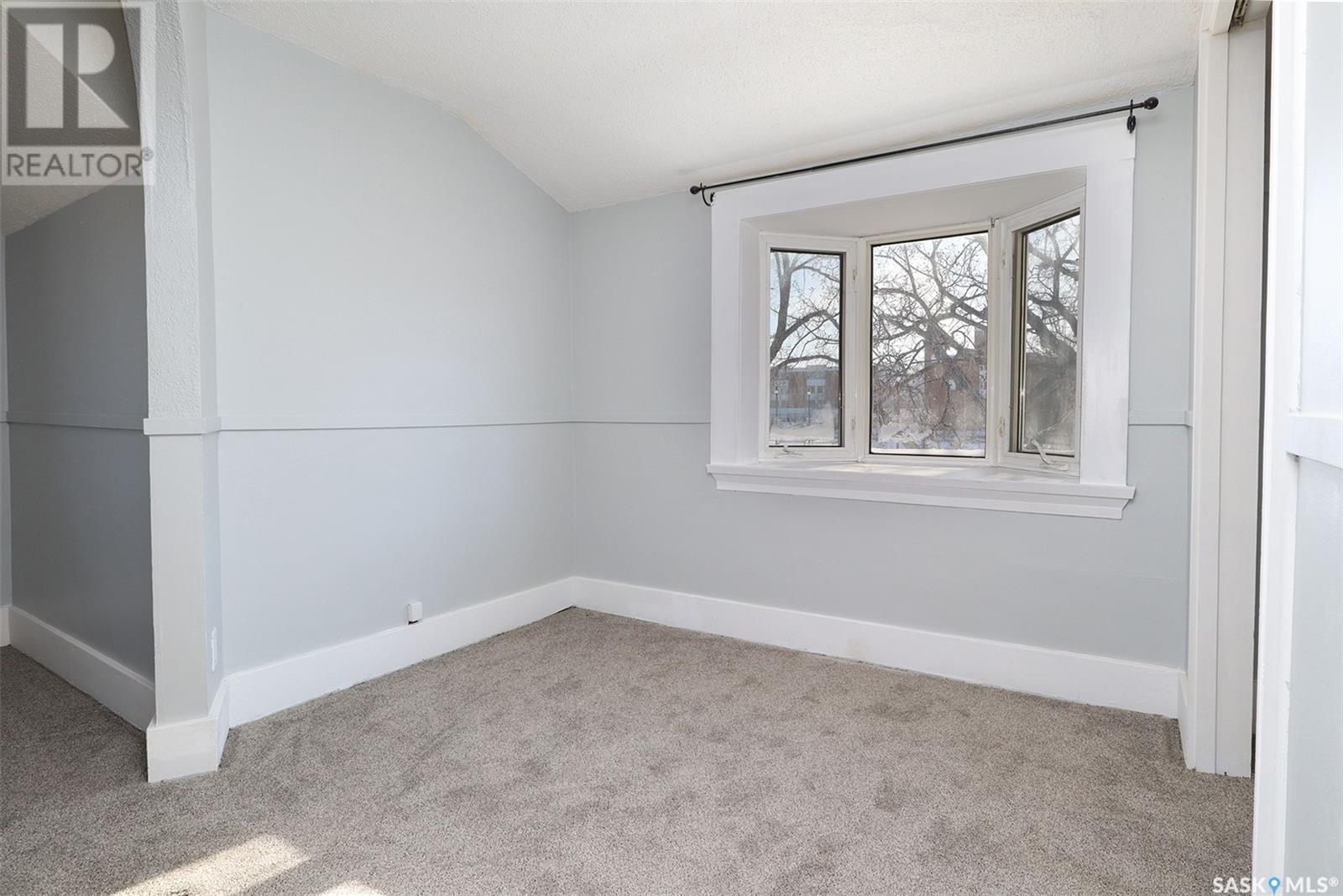 Single Family House for Sale in  DEWDNEY AVENUE Regina 