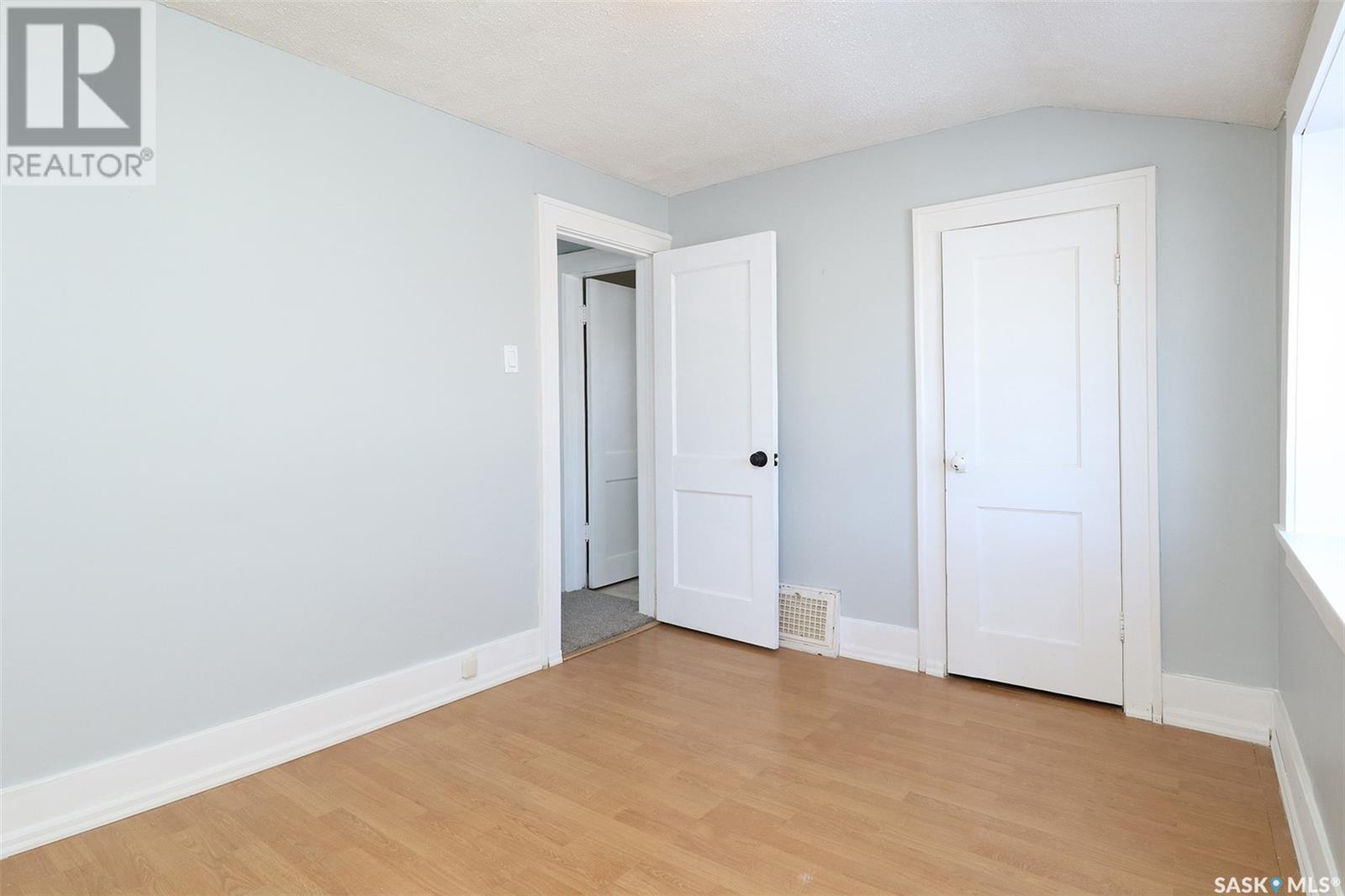 Single Family House for Sale in  DEWDNEY AVENUE Regina 