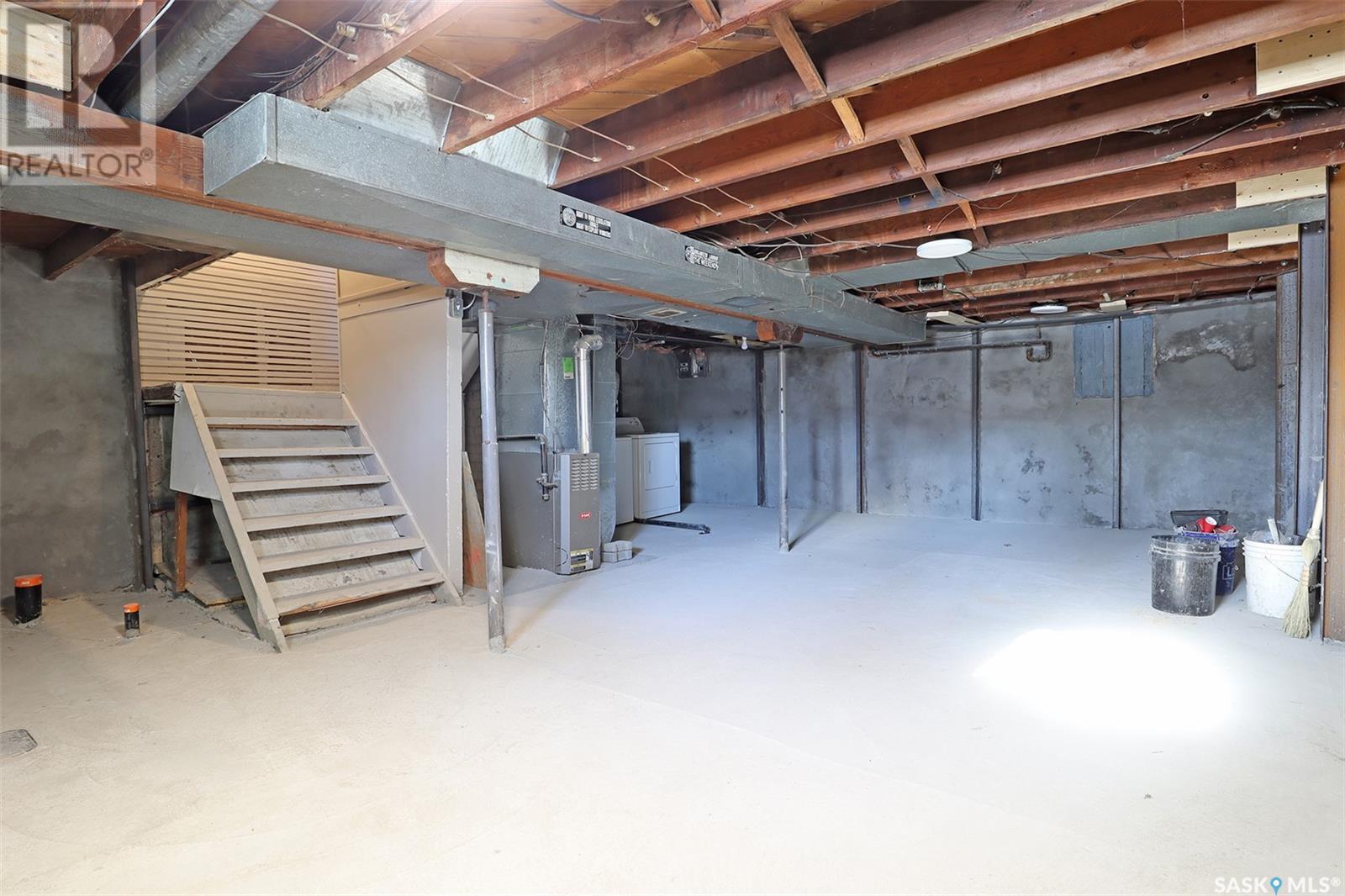 Single Family House for Sale in  DEWDNEY AVENUE Regina 
