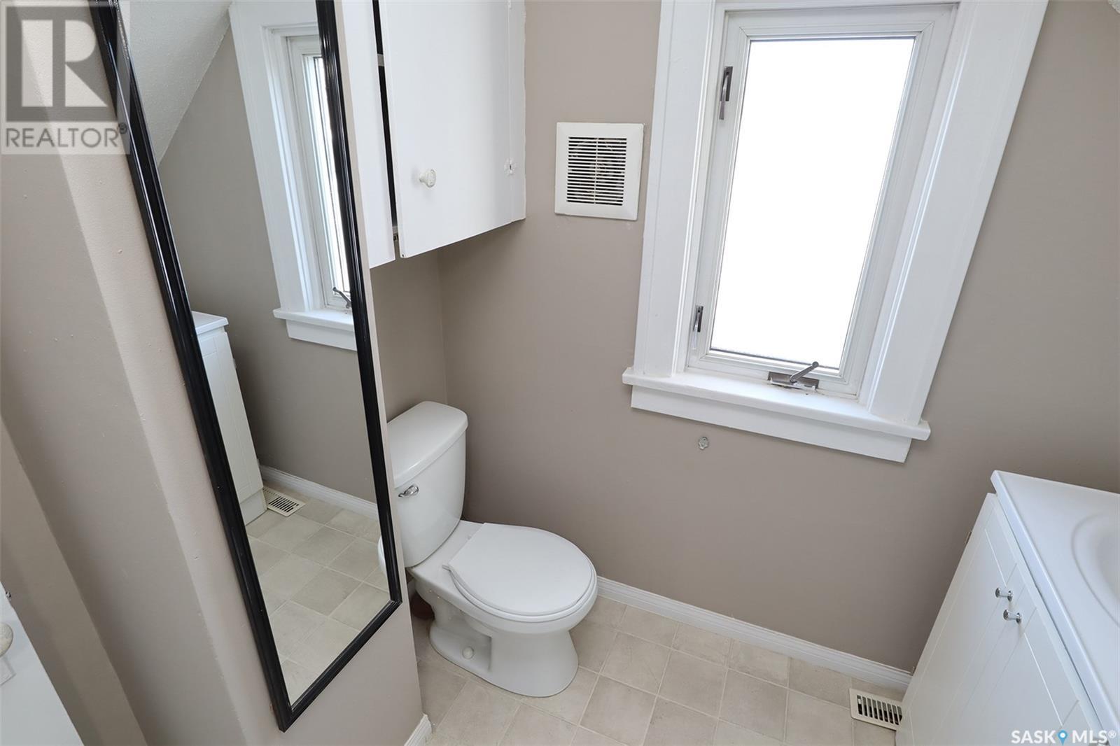 Single Family House for Sale in  DEWDNEY AVENUE Regina 