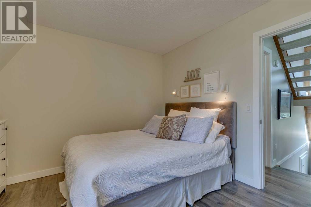Single Family House for Sale in   Coach Bluff Crescent SW Coach Hill Calgary 