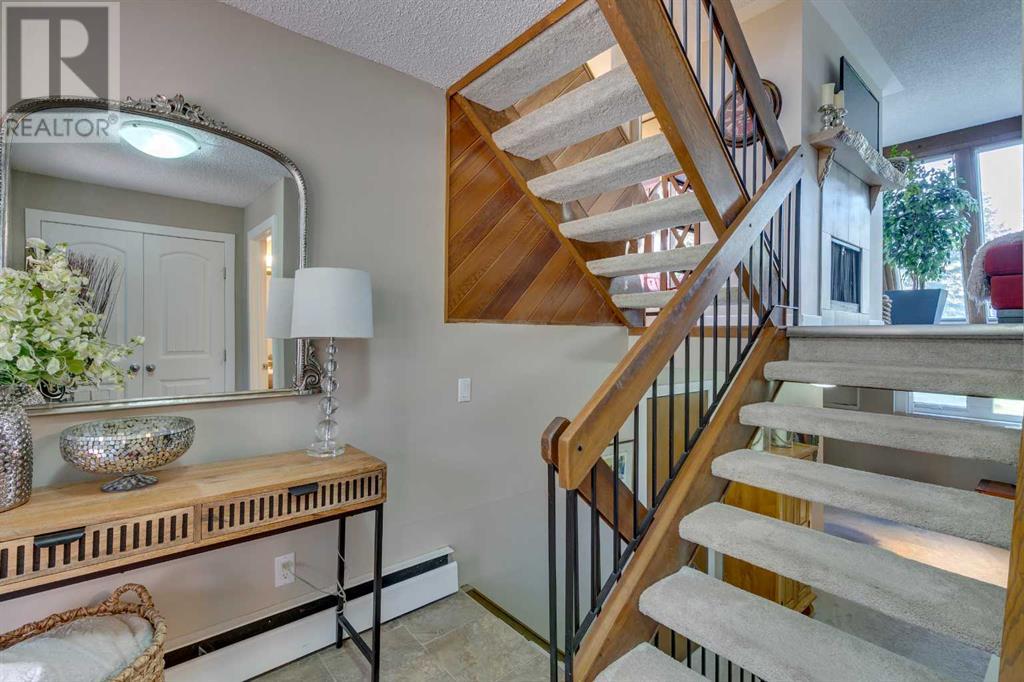 Single Family House for Sale in   Coach Bluff Crescent SW Coach Hill Calgary 