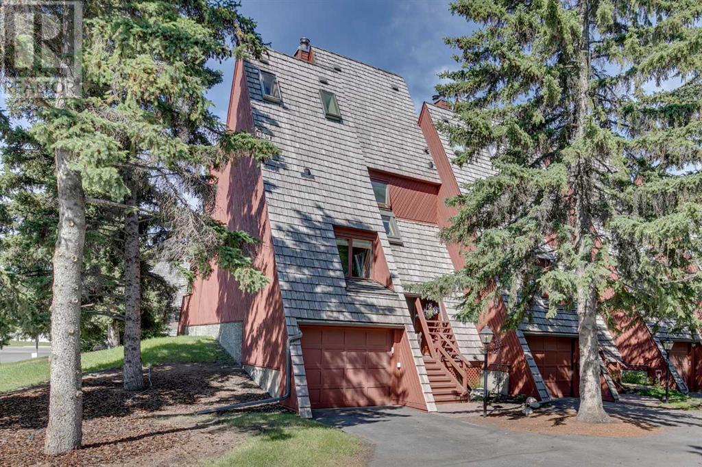 10, 828 Coach Bluff Crescent SW, Calgary, Alberta