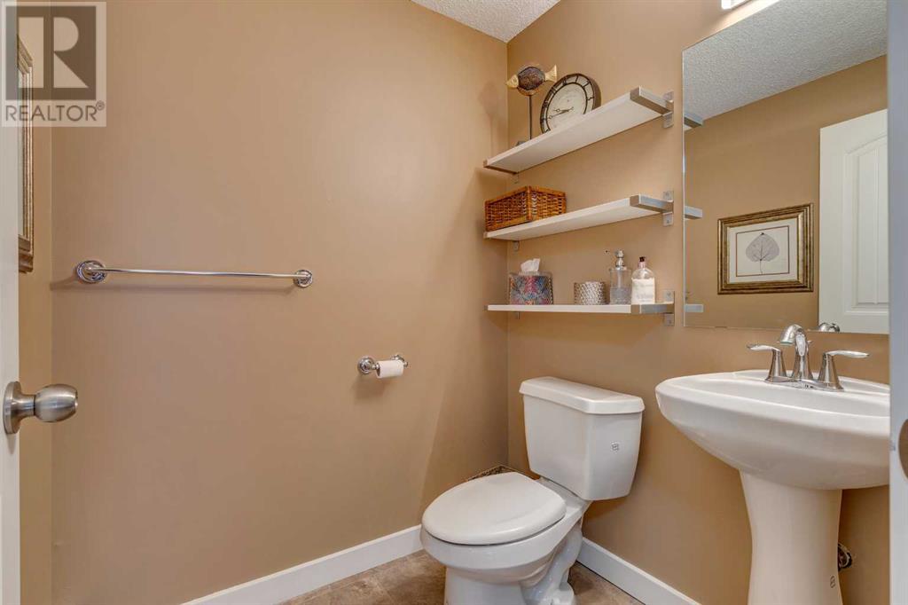 Single Family House for Sale in   Coach Bluff Crescent SW Coach Hill Calgary 