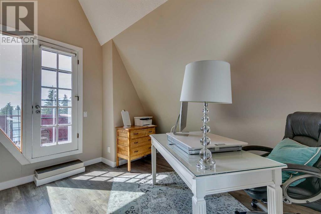 Single Family House for Sale in   Coach Bluff Crescent SW Coach Hill Calgary 