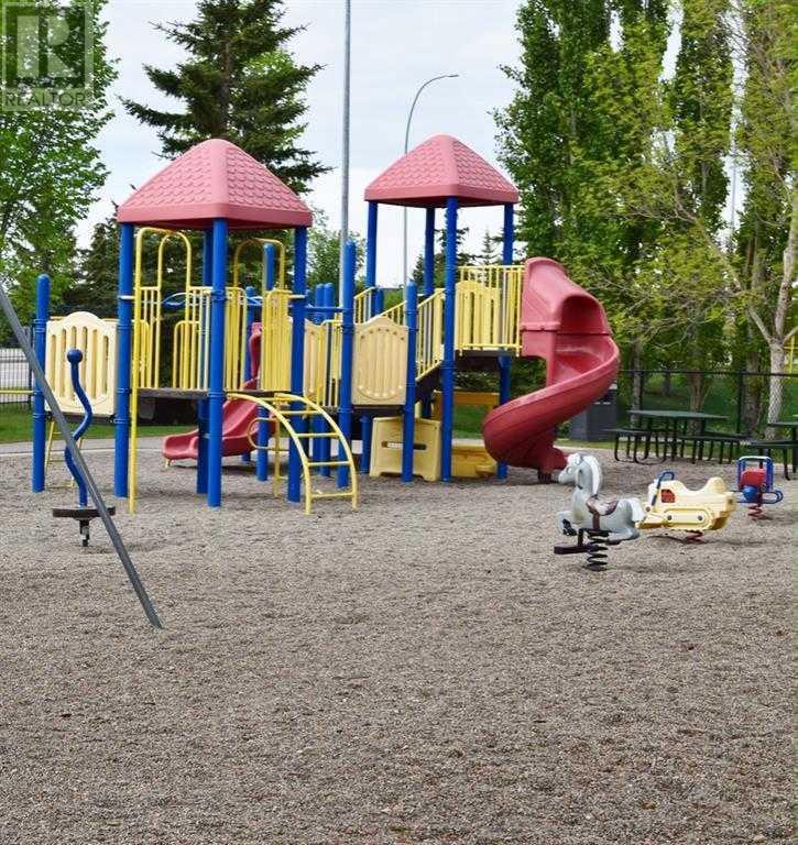 Single Family House for Sale in  Tuscarora Way NW Tuscany Calgary 