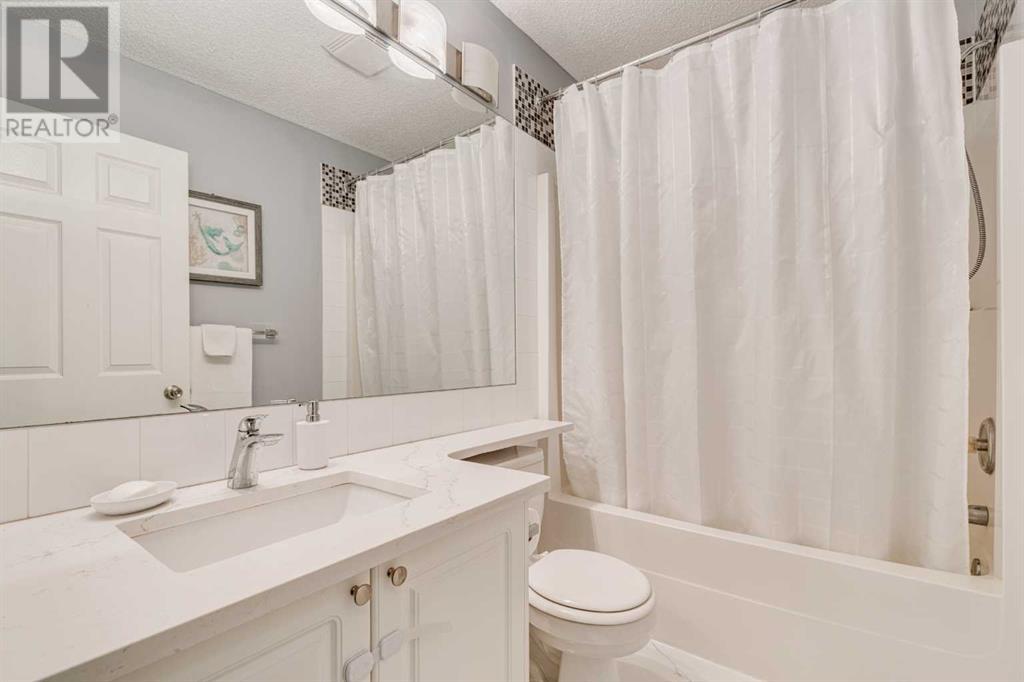 Single Family House for Sale in  Tuscarora Way NW Tuscany Calgary 