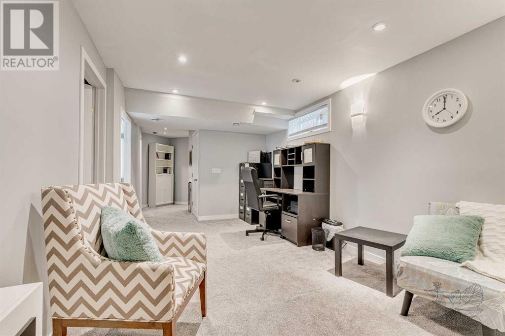 Single Family House for Sale in  Tuscarora Way NW Tuscany Calgary 