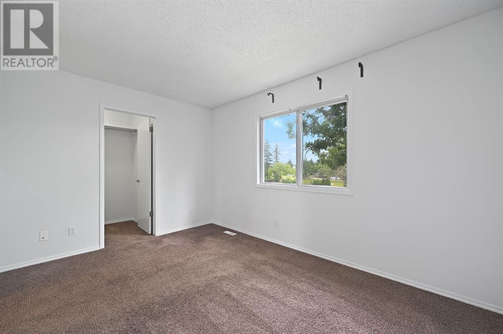 Single Family House for Sale in  Erin Green Way SE Erin Woods Calgary 