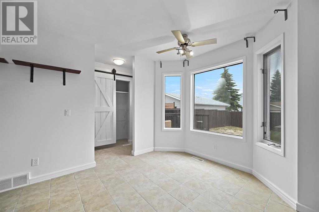 Single Family House for Sale in  Erin Green Way SE Erin Woods Calgary 