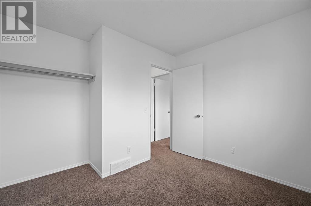 Single Family House for Sale in  Erin Green Way SE Erin Woods Calgary 