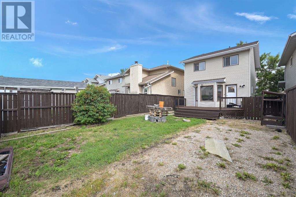 Single Family House for Sale in  Erin Green Way SE Erin Woods Calgary 