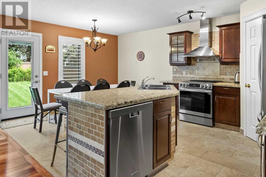 Single Family House for Sale in  Rocky Ridge Close NW Rocky Ridge Calgary 