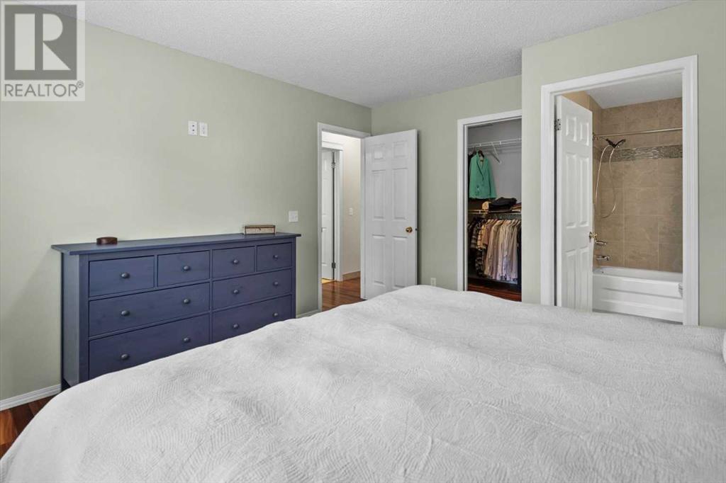Single Family House for Sale in  Rocky Ridge Close NW Rocky Ridge Calgary 