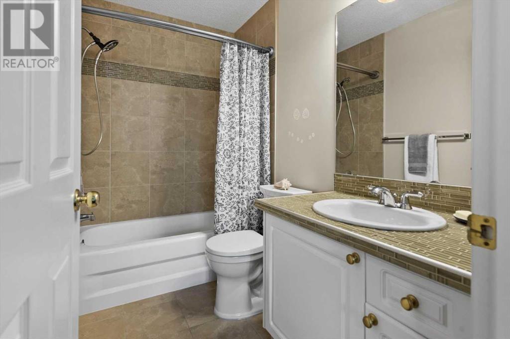 Single Family House for Sale in  Rocky Ridge Close NW Rocky Ridge Calgary 