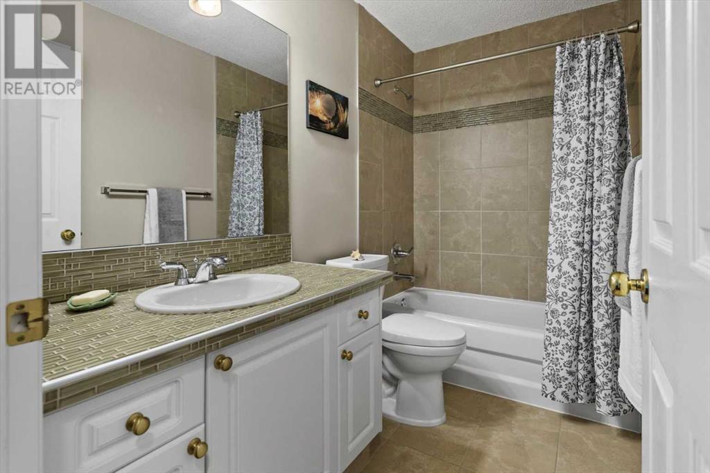 Single Family House for Sale in  Rocky Ridge Close NW Rocky Ridge Calgary 