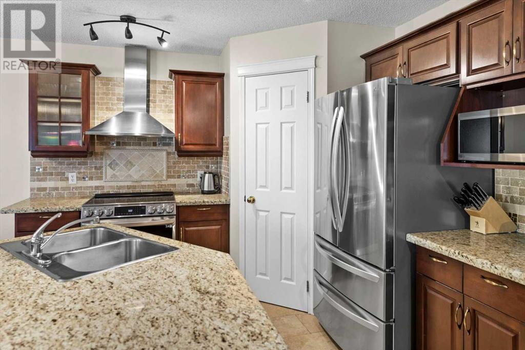 Single Family House for Sale in  Rocky Ridge Close NW Rocky Ridge Calgary 