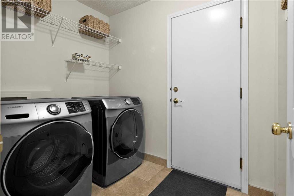 Single Family House for Sale in  Rocky Ridge Close NW Rocky Ridge Calgary 