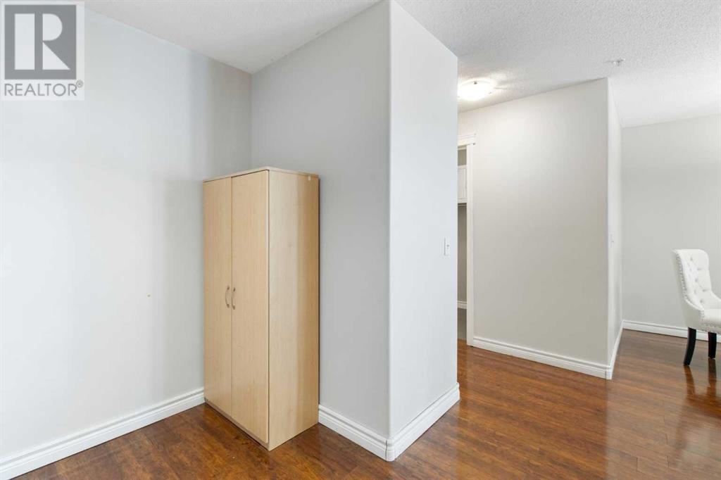 Single Family House for Sale in    Avenue SW Windsor Park Calgary 