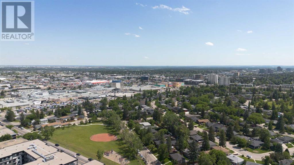 Single Family House for Sale in    Avenue SW Windsor Park Calgary 