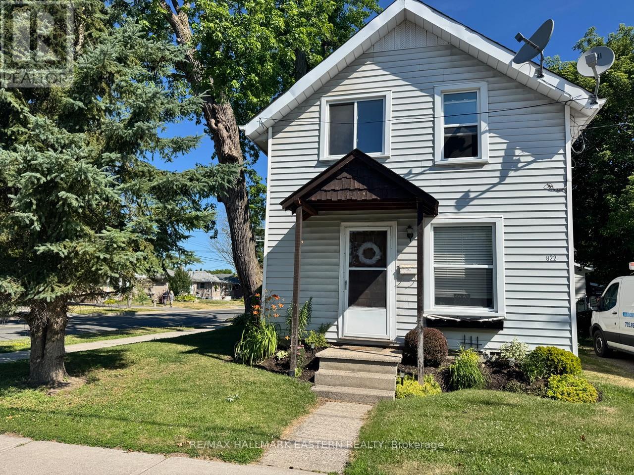Photo 10 of 822 St Marys Street, Peterborough Central ON
