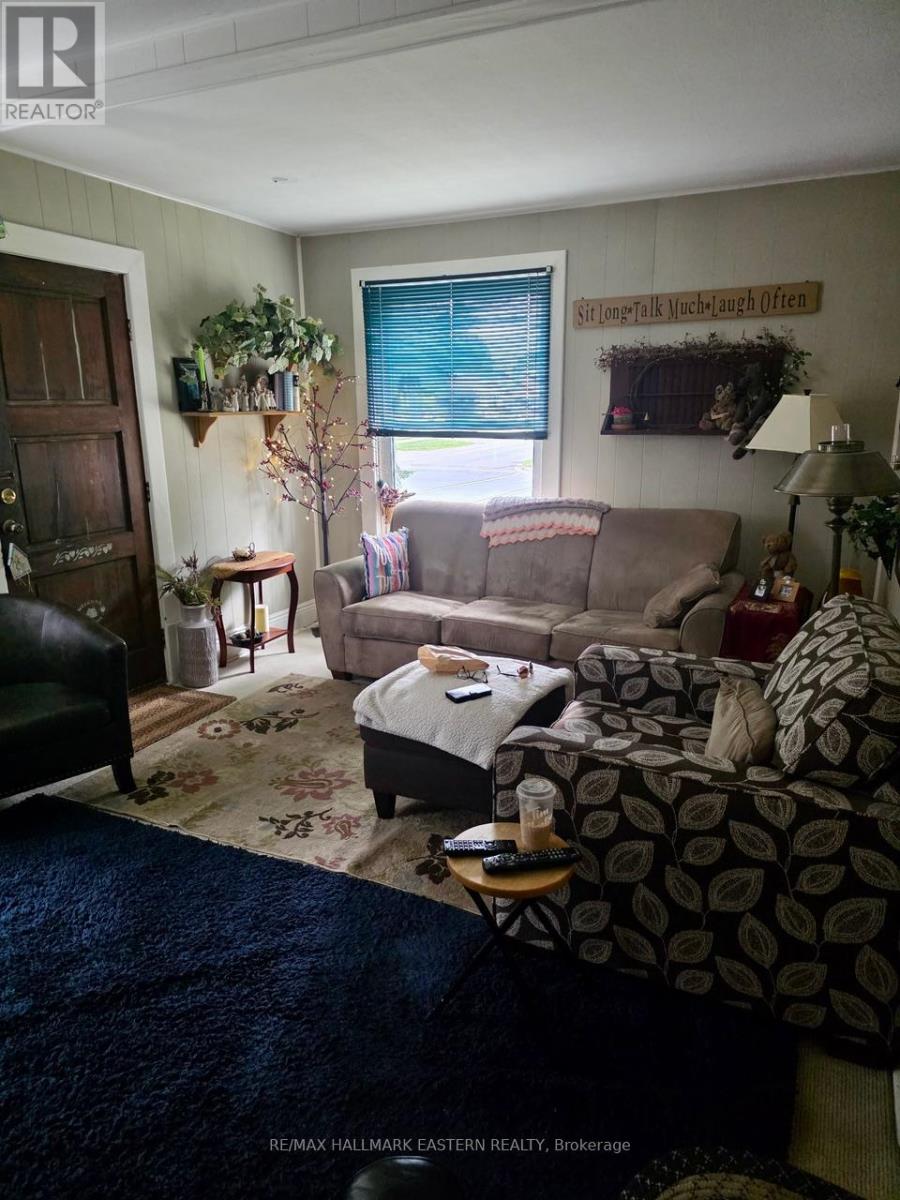 Photo 14 of 822 St Marys Street, Peterborough Central ON