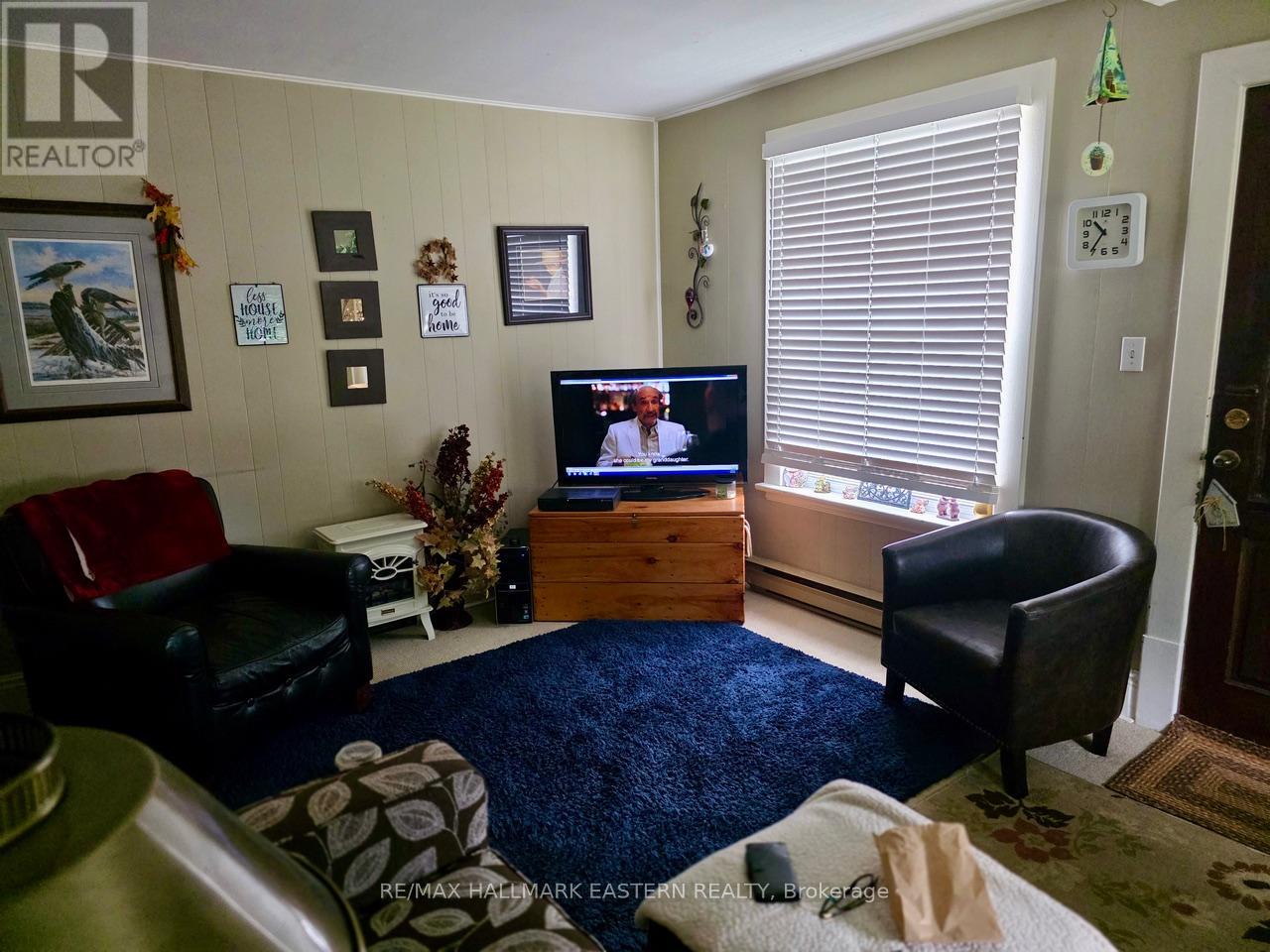 Photo 9 of 822 St Marys Street, Peterborough Central ON