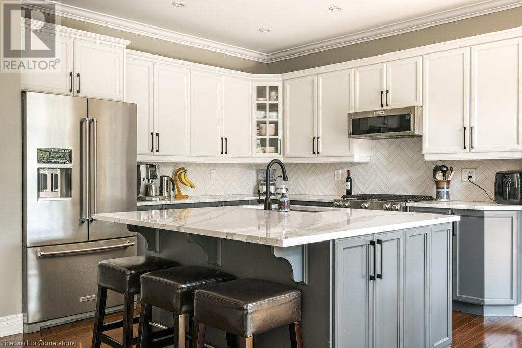 Photo 9 of 35 Butternut Grove Lane, Ancaster ON