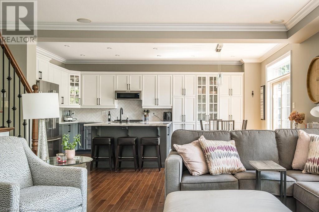 Photo 15 of 35 Butternut Grove Lane, Ancaster ON