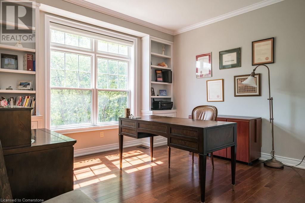 Photo 16 of 35 Butternut Grove Lane, Ancaster ON