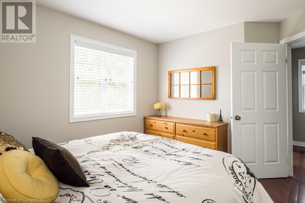 Photo 30 of 35 Butternut Grove Lane, Ancaster ON