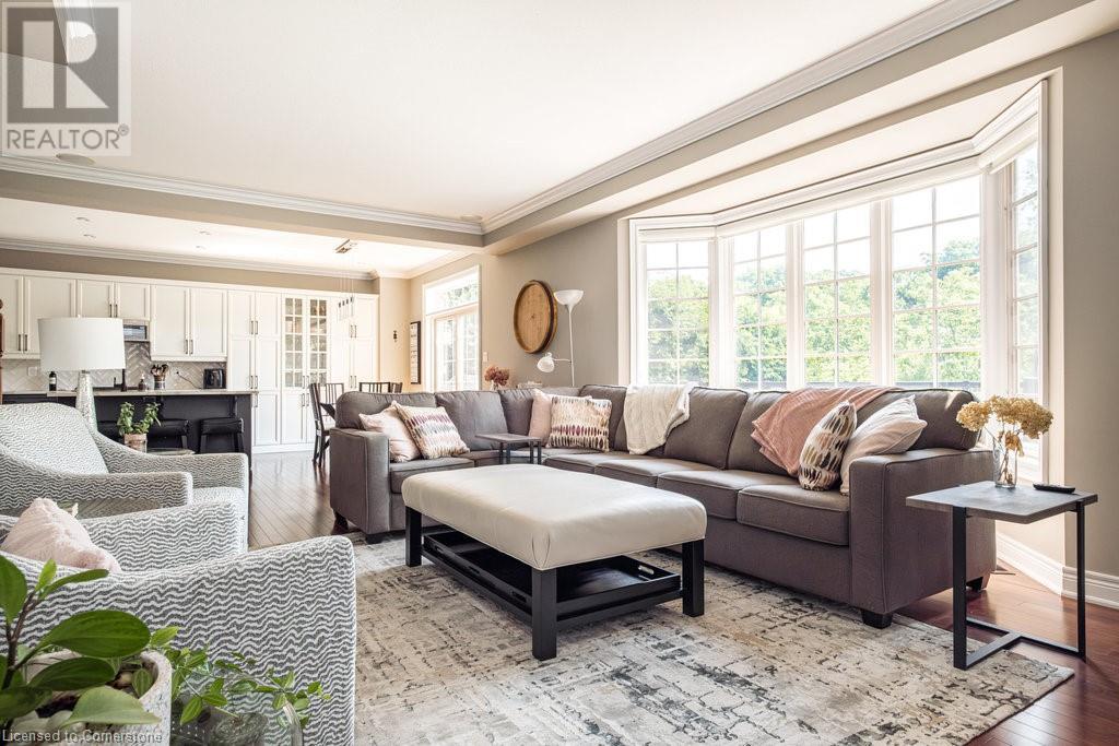 Photo 14 of 35 Butternut Grove Lane, Ancaster ON
