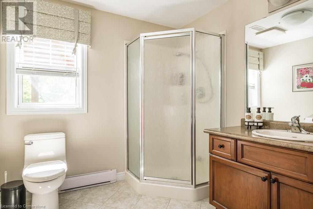 Photo 41 of 35 Butternut Grove Lane, Ancaster ON