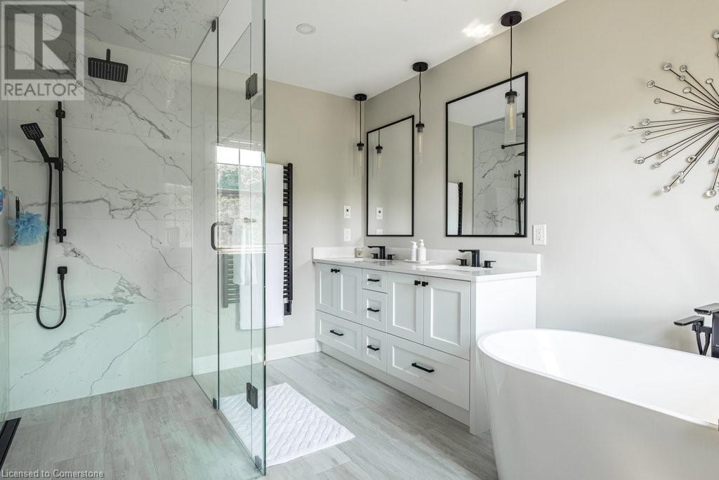 Photo 24 of 35 Butternut Grove Lane, Ancaster ON