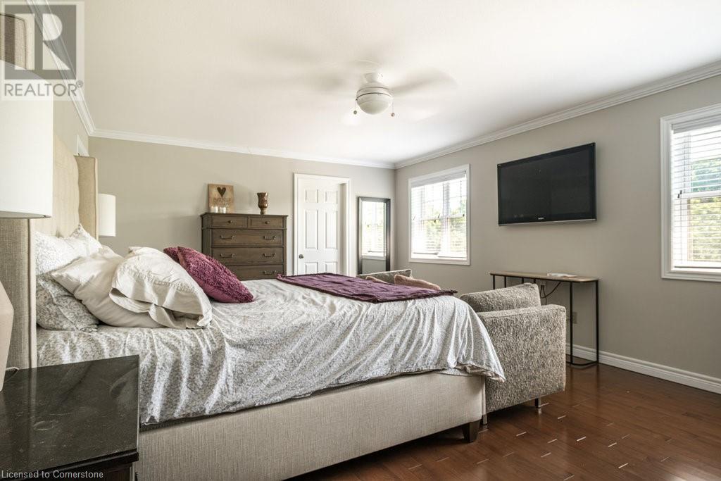 Photo 21 of 35 Butternut Grove Lane, Ancaster ON