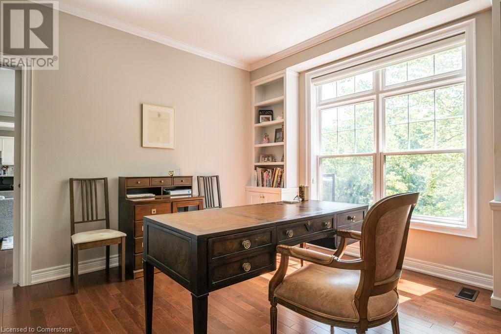Photo 17 of 35 Butternut Grove Lane, Ancaster ON