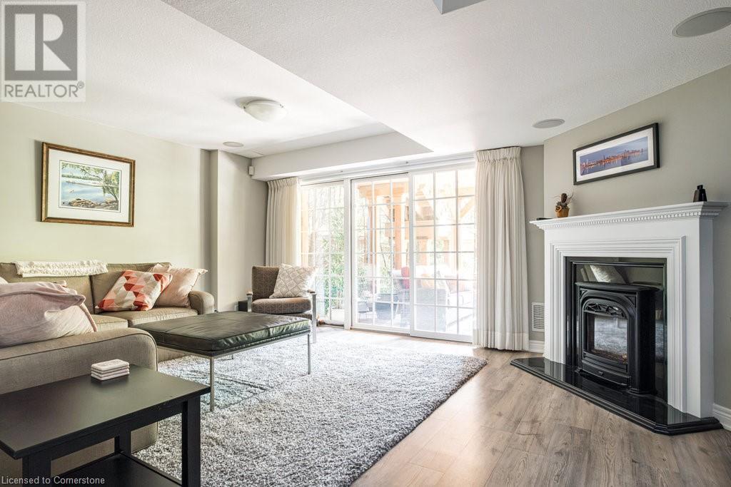 Photo 37 of 35 Butternut Grove Lane, Ancaster ON