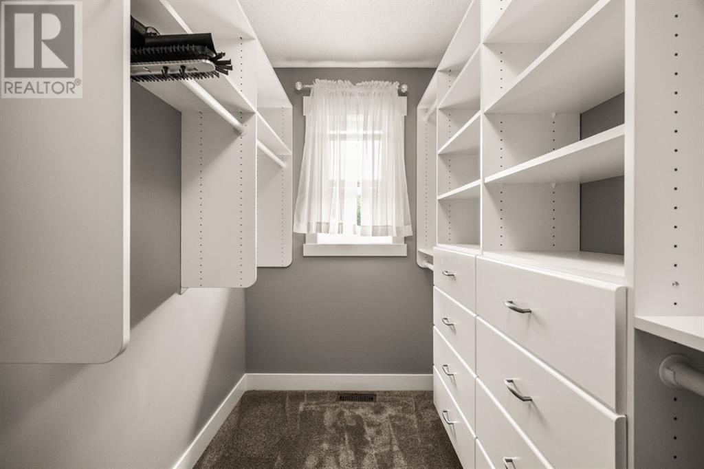 Single Family House for Sale in  Riverside Mews SE Riverbend Calgary 