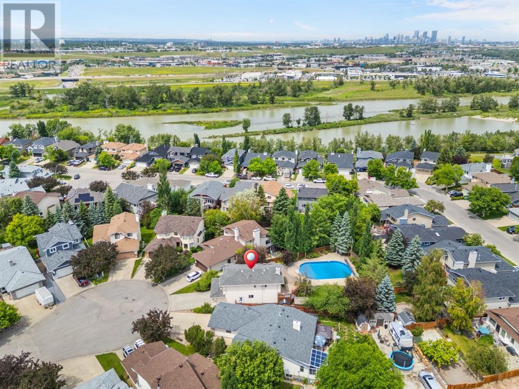 Single Family House for Sale in  Riverside Mews SE Riverbend Calgary 