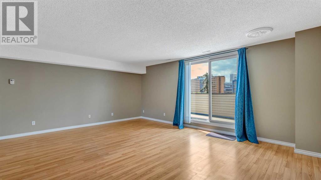 Single Family House for Sale in    Street NW St Andrews Heights Calgary 