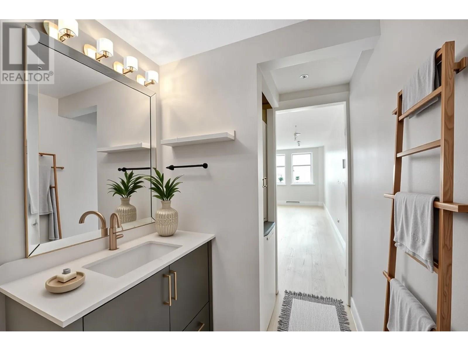 Photo 6 of 701 233 Abbott Street, Vancouver BC