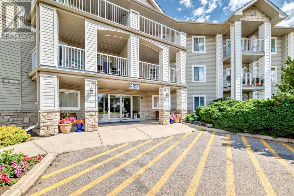 Single Family House for Sale in   Pinecliff Grove NE Pineridge Calgary 